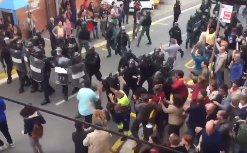 Власти Испании оправдывают действия полицейских в Каталонии