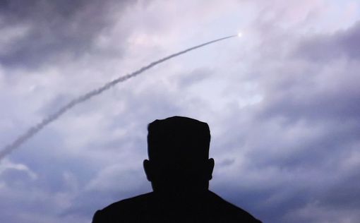 КНДР запустила две неопознанные ракеты