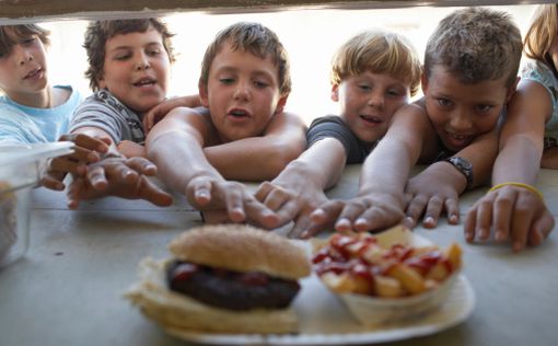 Дети, живущие близ ресторанов фаст-фуд, чаще имеют ожирение