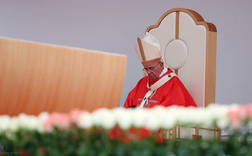 Папа Римский сожалеет о жизни детей во время войны, бедности
