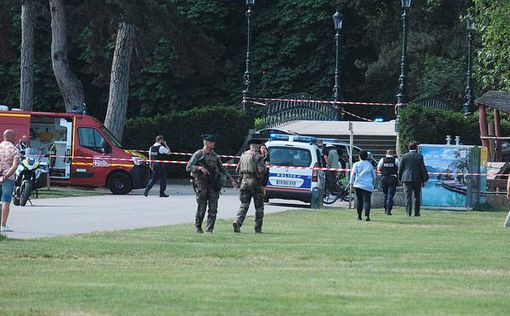 Теракт во Франции: 8 детей и один взрослый получили ножевые ранения
