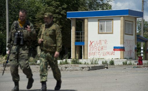 Боевики обстреливают силы АТО на Донбассе: 8 раненых, 1 убит