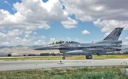 Мятежники на F-16  могли сбить самолет с Эрдоганом