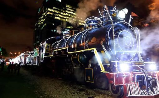 Накануне Рождества в Колумбии появился сказочный поезд