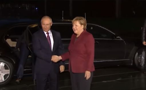 Bloomberg назвал разногласия Меркель и Путина по Навальному