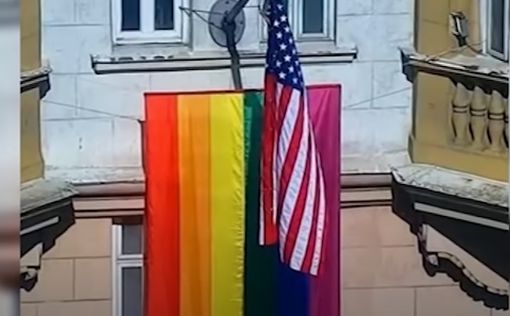 Песков: флаг на посольстве США - пропаганда гомосексуализма