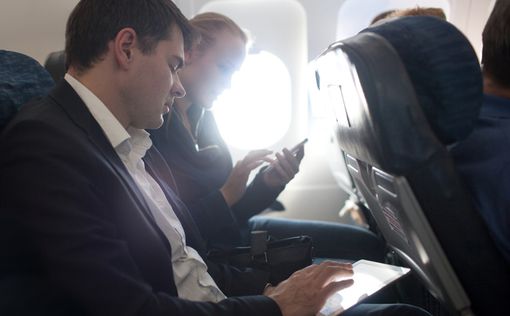 Из-за Трампа: бесплатные планшеты для пассажиров Etihad