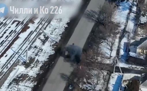 Видео: российский грузовик попал в засаду теробороны под Харьковом