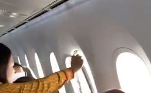 У самолета Air India в воздухе вылетел иллюминатор