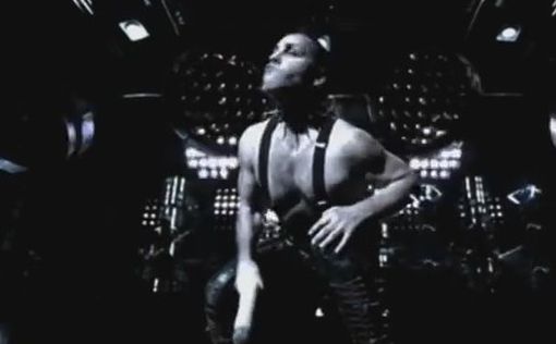 Rammstein судится с Германией из-за цензуры альбома