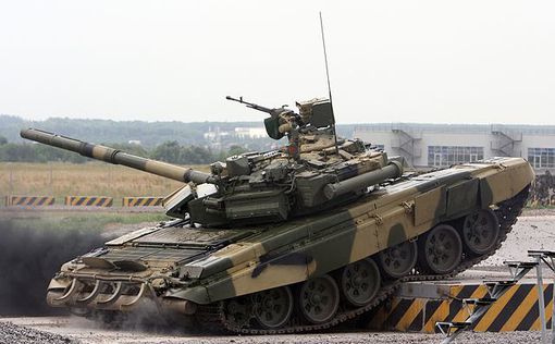 Россия везет танки в Сирию мимо Стамбула. Видео