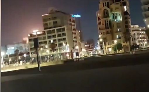 Полет и взрыв: беспилотник летит в здание в Тель-Авиве