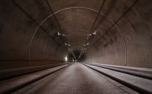 Норвежский министр открыл подводный тоннель онлайн