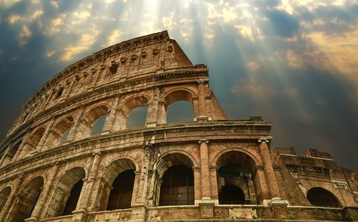 Сильное землетрясение в Риме