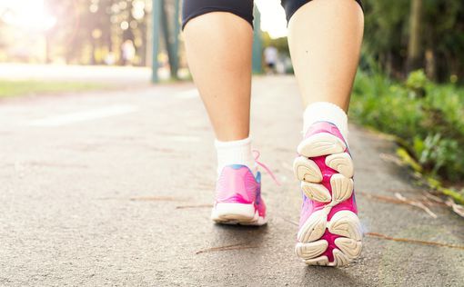 Необычная тренировка: ходьба задом наперед эффективнее на 40%