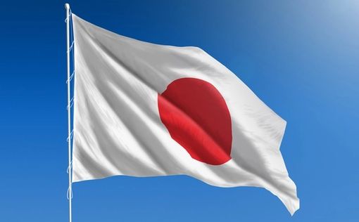 Японцы вышли на протесты из-за похорон экспремьера