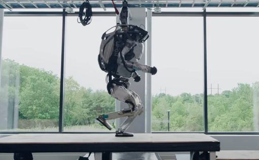 Роботы Boston Dynamics показали настоящий паркур