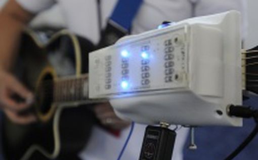 Ученые создали устройство для виртуозной игры на гитаре