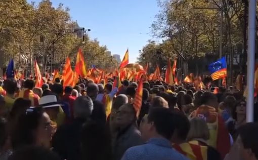 Барселона: многотысячный марш "за единство Испании"