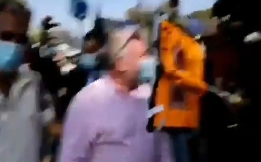 Демонстранты атаковали министра Амсалема