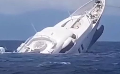 Суперъяхта затонула у берегов Италии: видео