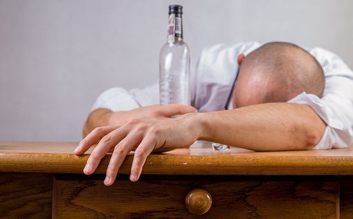 В России почти 30 человек умерли от отравления суррогатным алкоголем