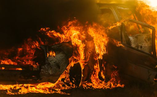 Ливия: возле итальянского посольства взорвался автомобиль