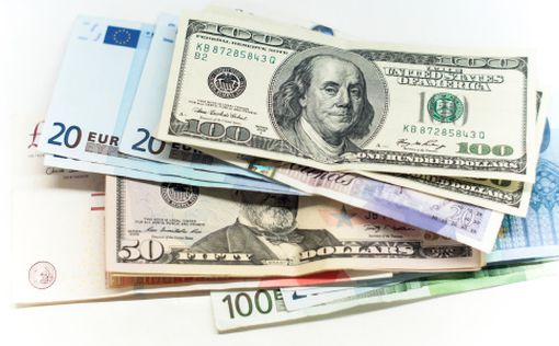 В России рекордно растёт курс доллара и евро