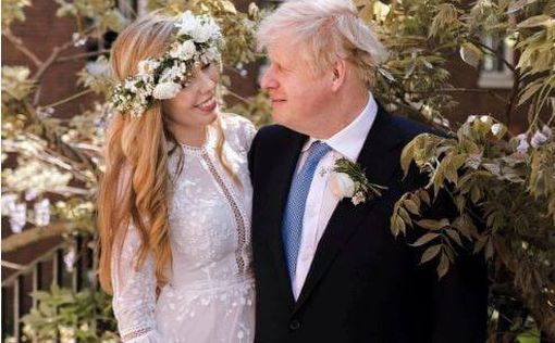 Уходящий в отставку премьер Британии Борис Джонсон отметил пышную свадьбу