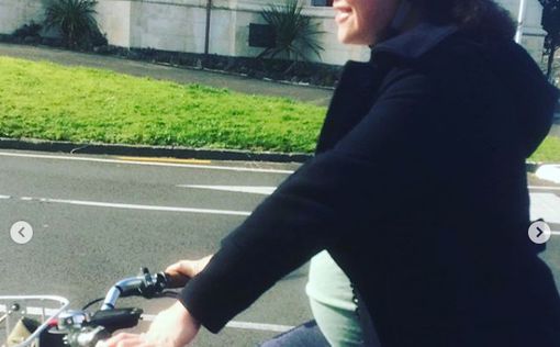 Министр в Новой Зеландии отправилась рожать на велосипеде