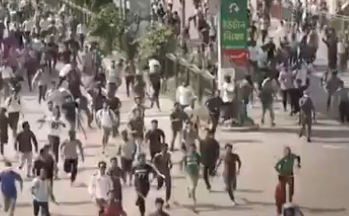 Хаос в Бангладеш: сотни полицейских ранены