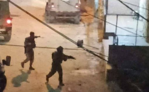 Перестрелка в Хевроне, два джипа ЦАХАЛа блокированы палестинцами