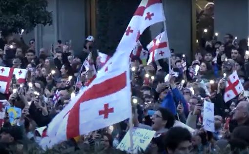 Парламент Грузии отозвал законопроект об иноагентах, но протесты не стихают