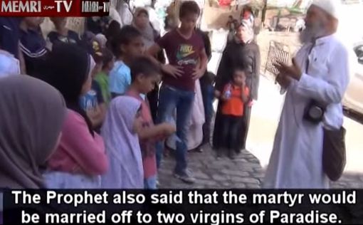 Шейх-богослов учит детей терроризму на улицах Иерусалима