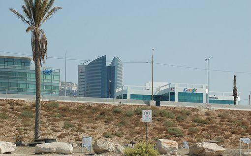 Intel потратит $800 млн. на улучшение израильских фабрик