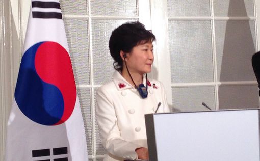 Южная Корея призывает к немедленной отставке президента