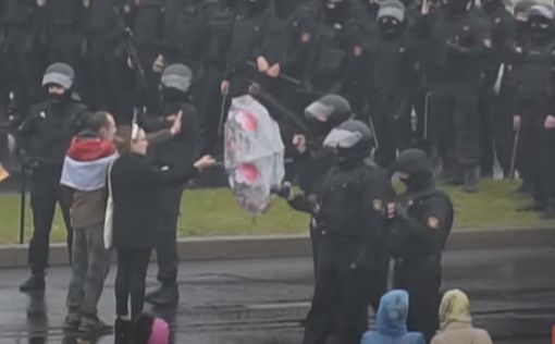 Силовики уже готовы стрелять по протестующим в Беларуси