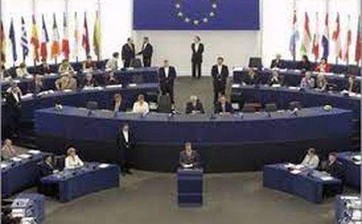 Европарламент лишил депутата-неонациста иммунитета