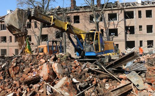 Последствия ракетного удара по Харькову: 12 жертв, продолжается разбор завалов