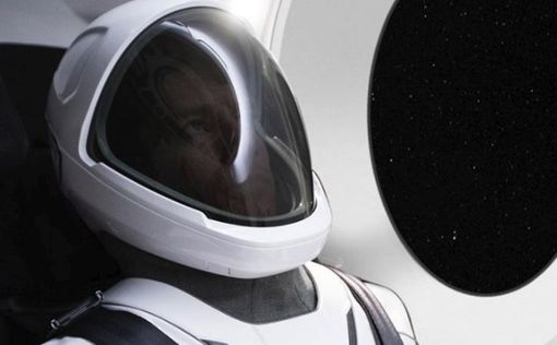 Илон Маск представил прототип скафандра SpaceX
