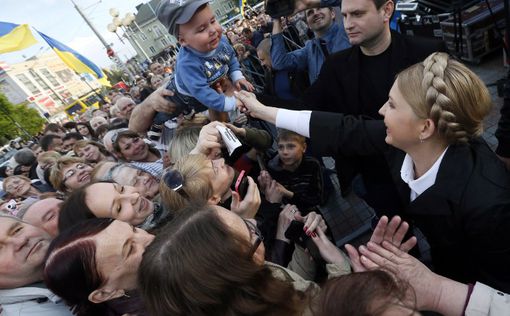 Тимошенко грозит новой революцией, если проиграет на выборах