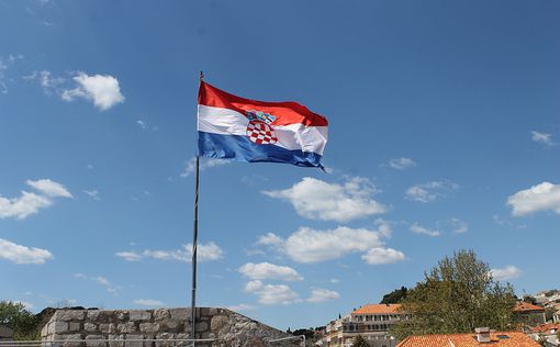 Хорватия возвела барьеры на пограничном мосту с Сербией
