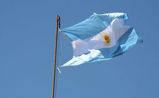 Несмотря на хаос: власти Аргентины защищают парад после победы на ЧМ