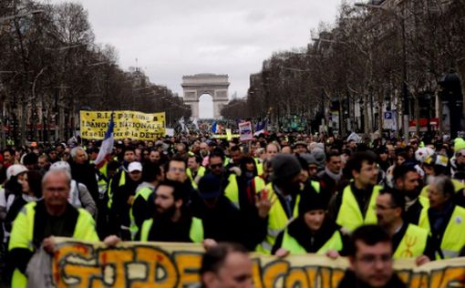На улицы Франции вышли 3,6 тыс. манифестантов