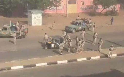 В Судане при разгоне демонстрации военные убили 13 человек
