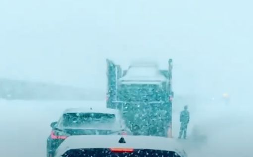 Снегопад в Японии: в пробке застряли более тысячи машин