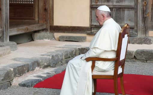 Папа Римский намерен посетить разрушенные районы Италии