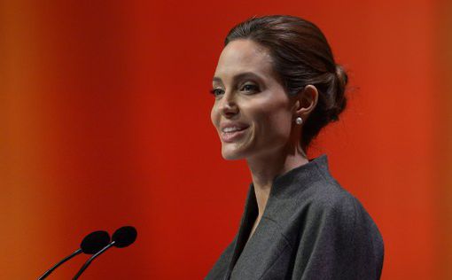 Анджелина Джоли задумалась над карьерой политика