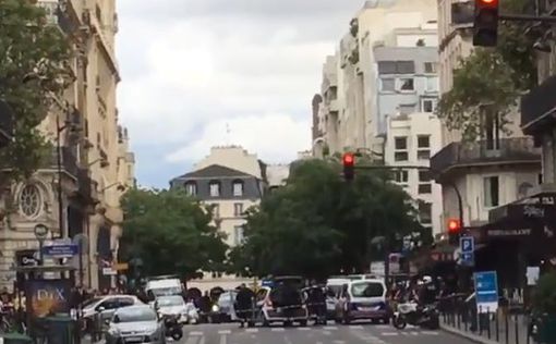 Антитеррористическая операция в церкви в центре Парижа