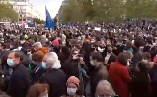 Франция: тысячи людей почтили память зверски убитого учителя